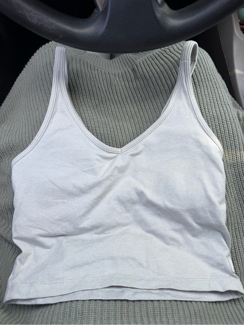 Vuori White Performance Tank Top / Cropped Athletic Top – Size S - Picture 2 of 4